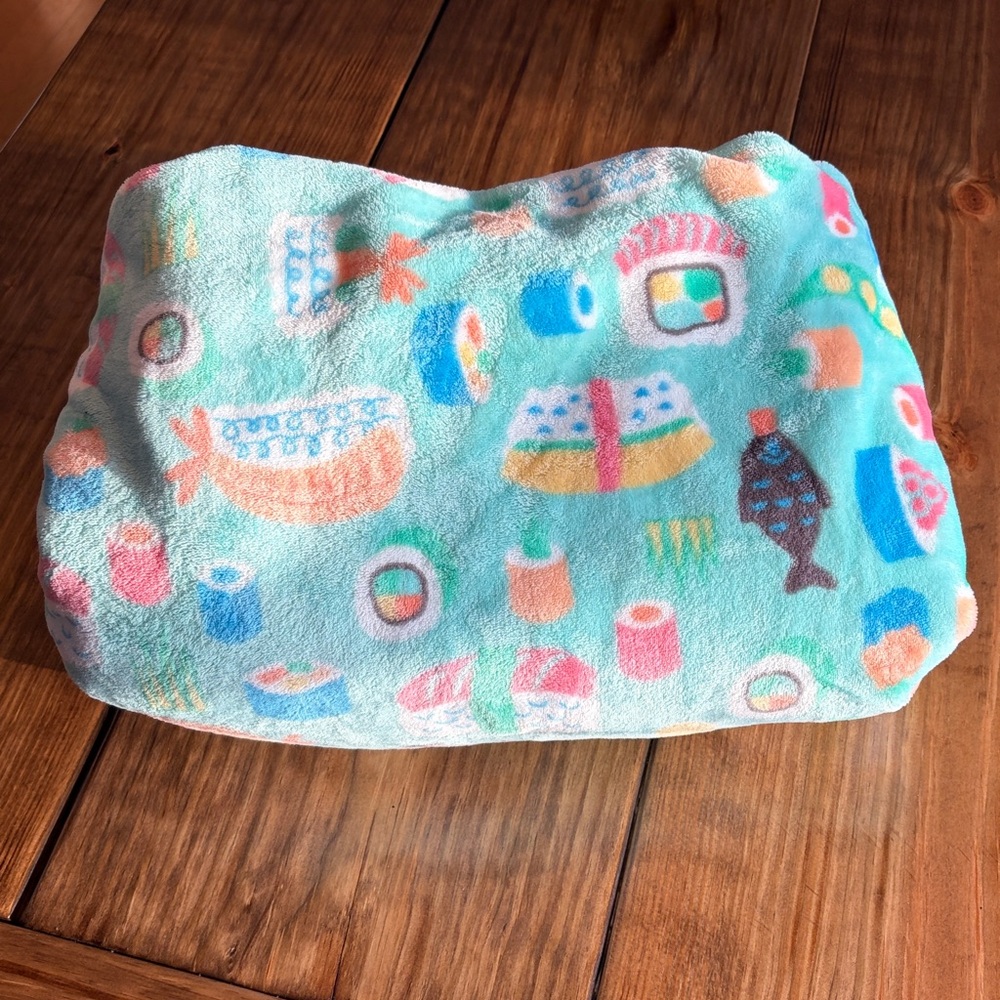 CYNTHIA ROWLEY SUSHI FLEECE SOFT 60 X 70 DECORATIVE THROW BLANKET